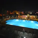 Отель Saray