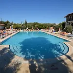 Saray Отель