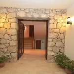 Saray Отель