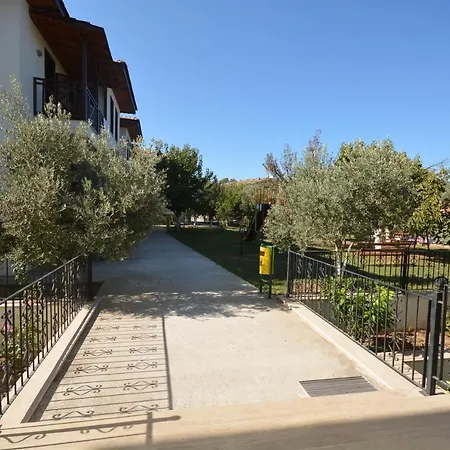 Saray Ξενοδοχείο 2*